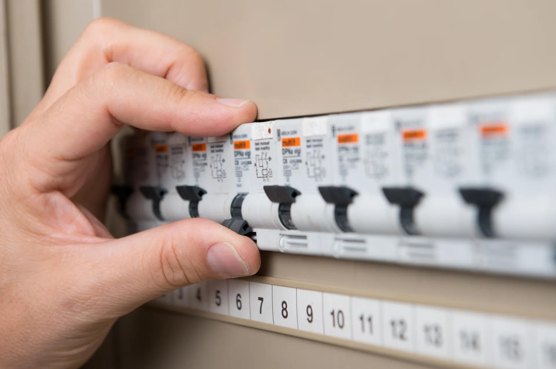 Electrician Floraville, licensed electricians serving Floraville